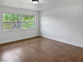 131 Schneider Dr in Ft. Myers, FL - Building Photo - Building Photo