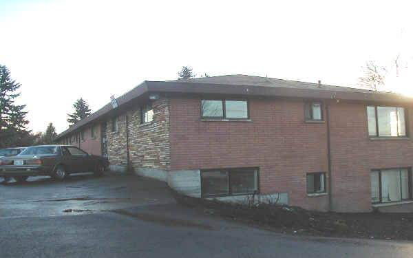 Brickshire Apartments in Renton, WA - Building Photo