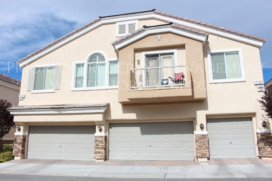7127 Cabin Fever St in Las Vegas, NV - Building Photo