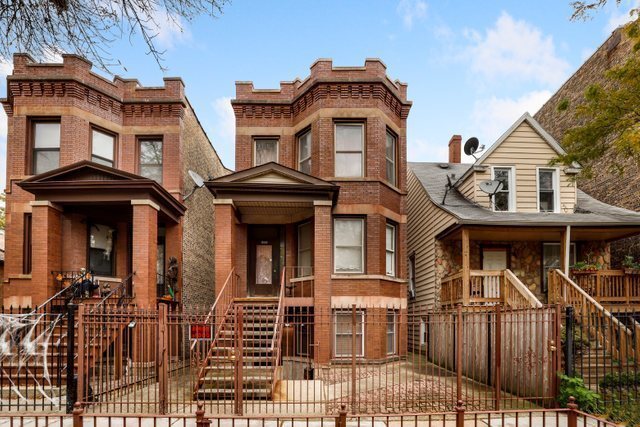 4045 N St Louis Ave in Chicago, IL - Building Photo