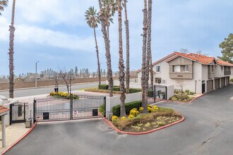 9866-9940 Highland Ave in Rancho Cucamonga, CA - Building Photo - Building Photo