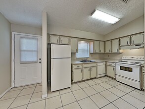 32717 Blossom Ln in Leesburg, FL - Building Photo - Building Photo