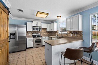 220 Wegstrom St in Hutto, TX - Building Photo - Building Photo