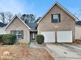 3063 Dogwood Ave, Unit 309 in Decatur, GA - Building Photo