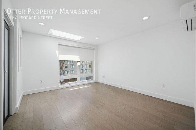 1127 Leopard St in Philadelphia, PA - Building Photo - Building Photo