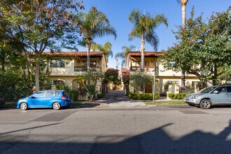 859 Westbourne Dr in West Hollywood, CA - Building Photo - Building Photo