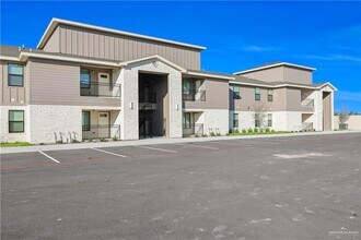 16 N 23rd St in McAllen, TX - Building Photo - Building Photo