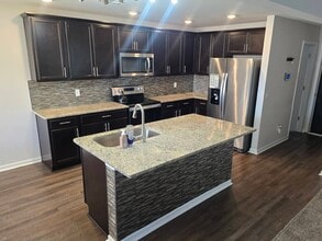 83 Dunnoman Dr in Savannah, GA - Building Photo - Building Photo