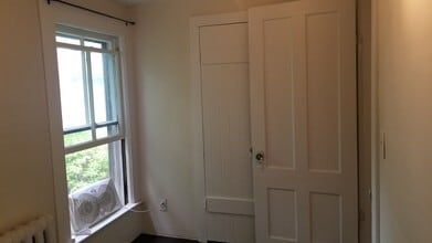 155 Lincoln Ave, Unit C in Amherst, MA - Foto de edificio - Building Photo