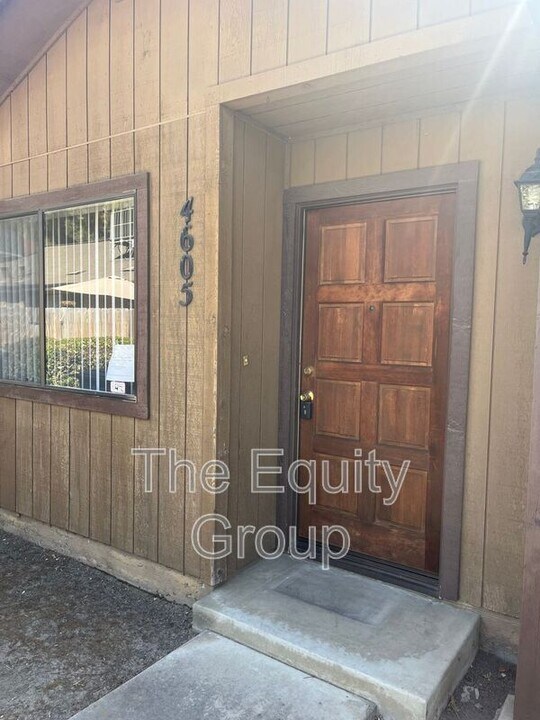 4605 W Cypress Ave in Visalia, CA - Building Photo