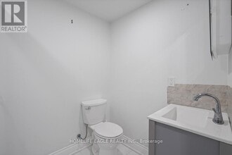 98 Lowther Ave in Richmond Hill, ON - Building Photo - Building Photo