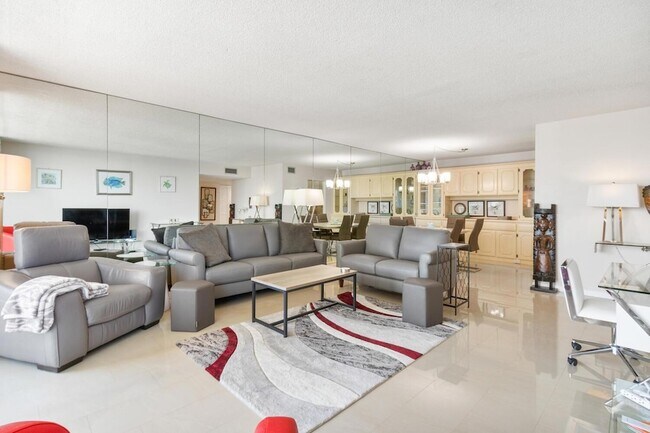 5440 N Ocean Dr, Unit 505 in Riviera Beach, FL - Building Photo - Building Photo