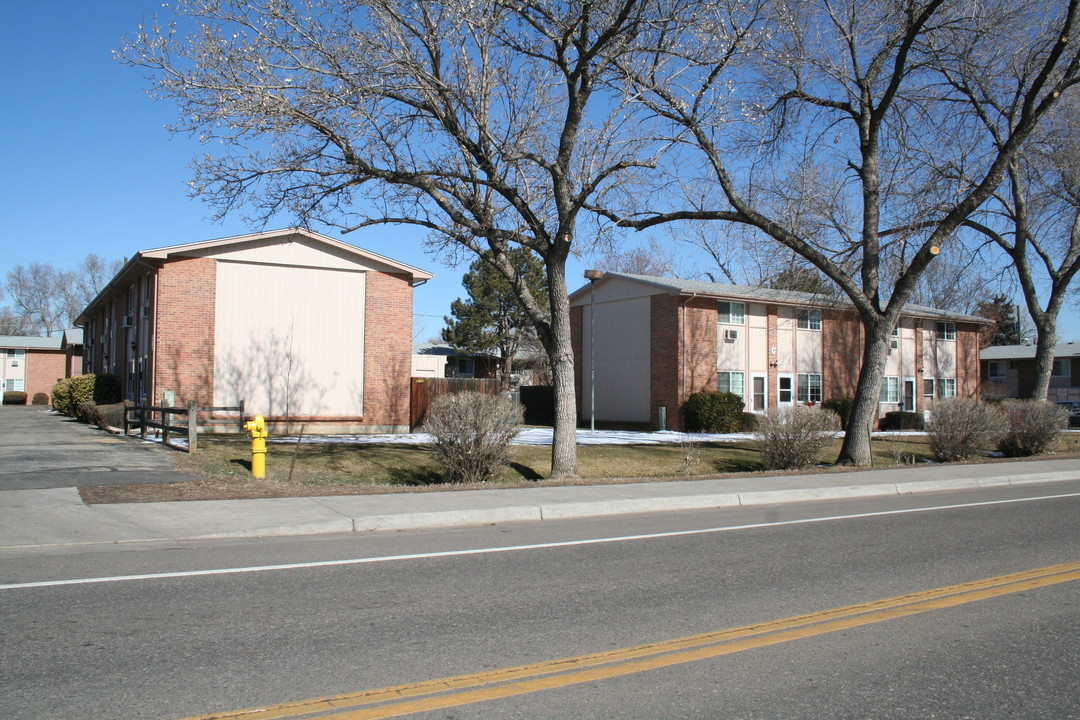 8323 W 52nd Ave in Arvada, CO - Building Photo