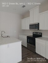 902 E Starr Rd in Mercedes, TX - Building Photo