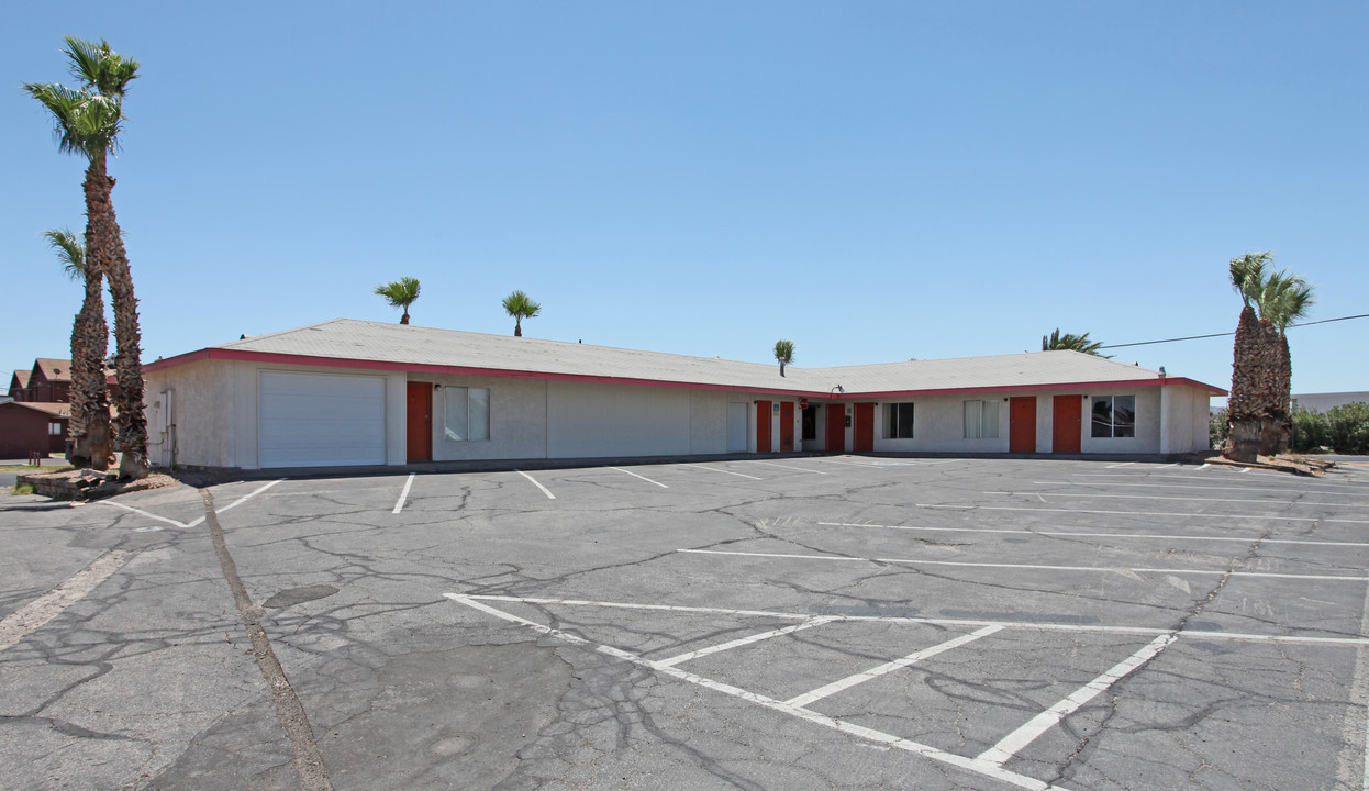 1700 Athol Ave in Henderson, NV - Building Photo