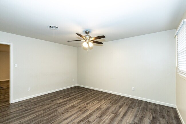 3805 48th St in Lubbock, TX - Building Photo - Building Photo