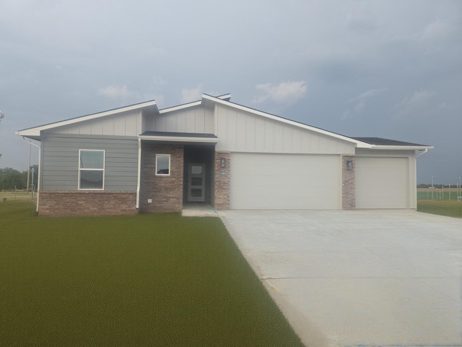 property at 1165 W Trek Cir