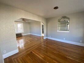 434 Sharon St, Unit Apartment 1 in Providence, RI - Building Photo