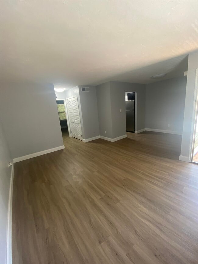1530 Live Oak Dr in Tallahassee, FL - Building Photo - Building Photo