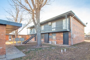 Cottonwood Apartments in Amarillo, TX - Building Photo