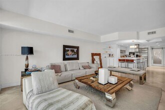 765 Crandon Blvd, Unit 109 in Key Biscayne, FL - Building Photo - Building Photo