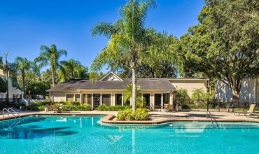Countrywood in Tampa, FL - Foto de edificio - Building Photo