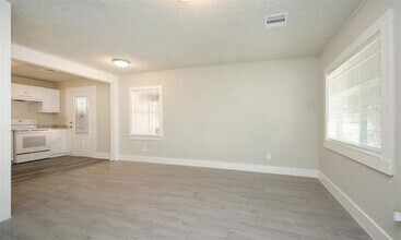 4826 Larkspur St in Houston, TX - Building Photo - Building Photo