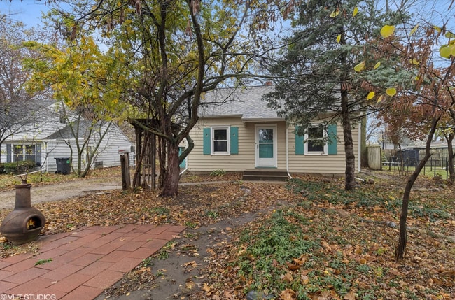 property at 1217 Scott Ave