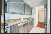 30 E Huron St, Unit 1302 in Chicago, IL - Foto de edificio - Building Photo