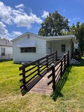 1307 Fisher St in Morehead City, NC - Building Photo - Building Photo