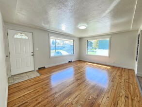 6203 N Whitehouse St in Spokane, WA - Building Photo - Building Photo