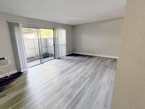 The Arbors in Walnut Creek, CA - Building Photo - Building Photo