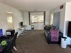 5250 W Harmont Dr in Glendale, AZ - Building Photo - Building Photo