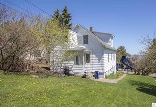 1325 Fern Ave in Duluth, MN - Building Photo - Building Photo