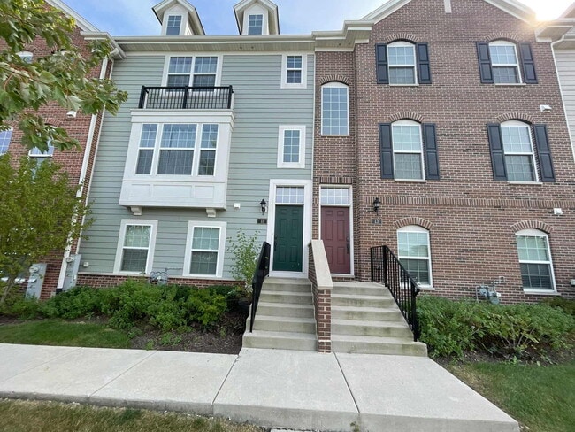 11 Bethel Ln
