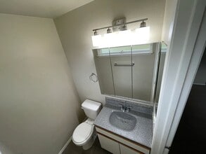 4604 SW 327th Pl in Federal Way, WA - Building Photo - Building Photo