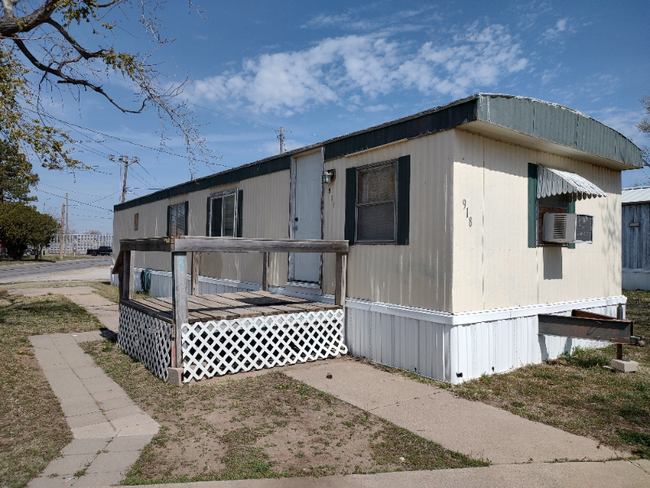 property at 918 9th St