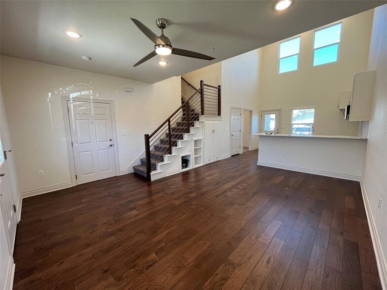 2105 Tiger Trail, Unit 602 in Round Rock, TX - Building Photo