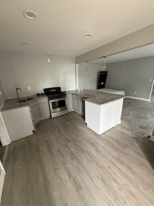 2012 Russell Ave in Baltimore, MD - Building Photo