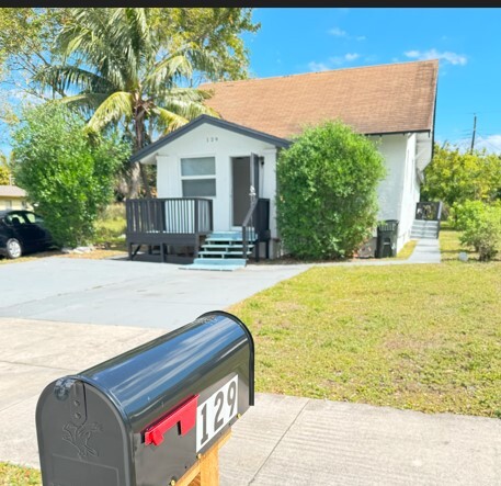 129 NW 10th Ave in Delray Beach, FL - Building Photo