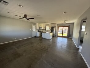 2013 E Solar Dr in Phoenix, AZ - Building Photo - Building Photo