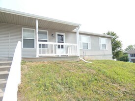 3612 NE 72nd St in Gladstone, MO - Building Photo