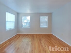 342 Camellia Way in Modesto, CA - Building Photo - Building Photo