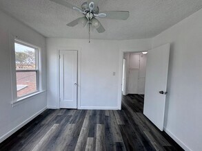 858 W 88th St in Los Angeles, CA - Building Photo - Building Photo