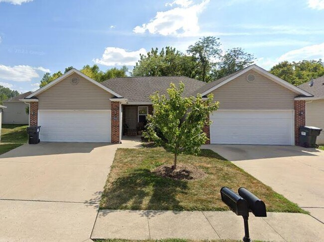 property at 7442 Arratt Ct