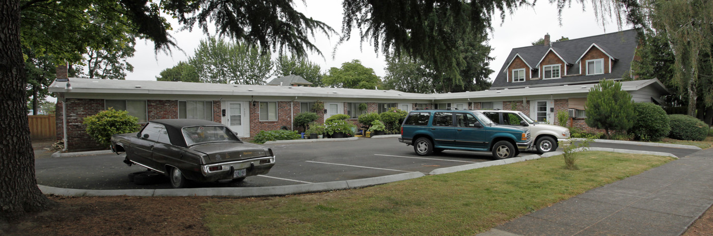 5605-5625 SE Boise St in Portland, OR - Building Photo