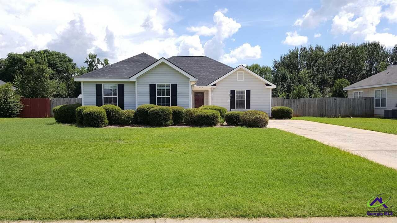 412 Wrasling Way in Bonaire, GA - Building Photo