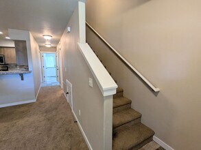 407 NW 25th St in Redmond, OR - Building Photo - Building Photo