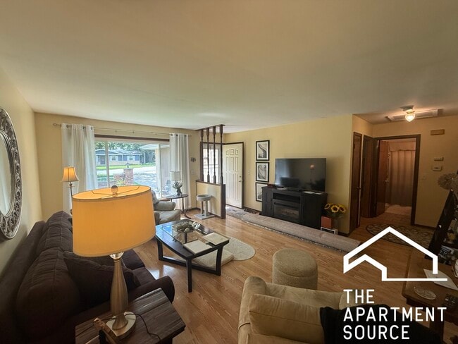 property at 842 W Spring St