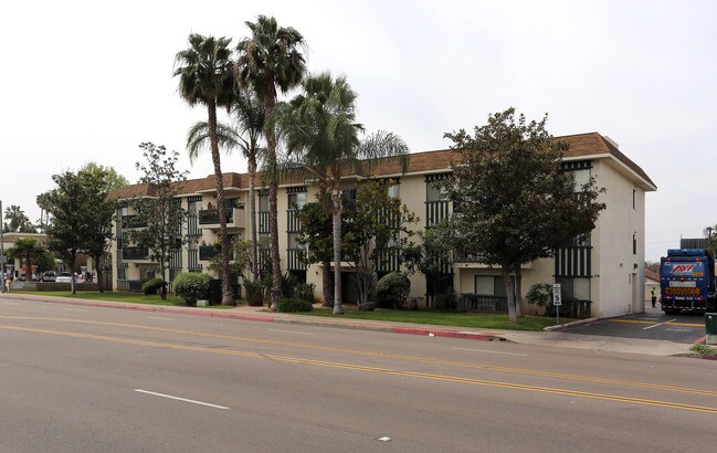 Chula Vista Terrace in Chula Vista, CA - Building Photo - Building Photo